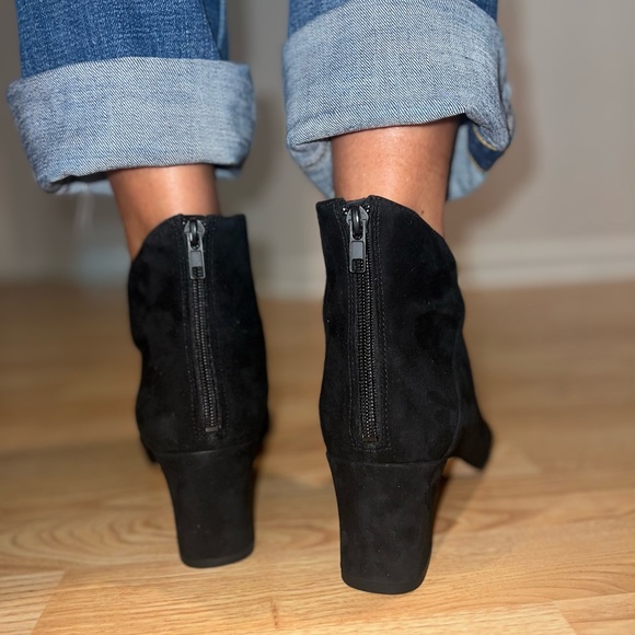 Vince Lora Ankle Booties suede back zipper black size 8.5 - Picture 9 of 12